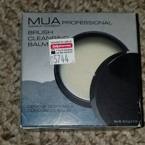 MUA Professional brush cleansing balm